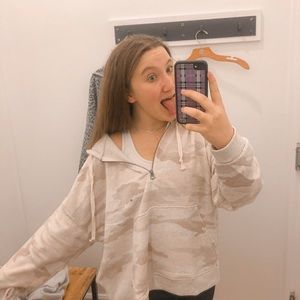 Meet your Posher, Julia